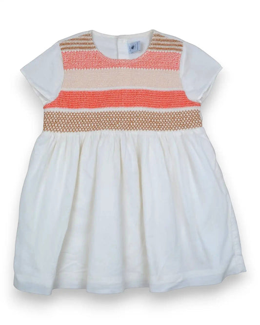 Vestido branco Petit Bateau de manga curta com detalhe de smocking coral e dourado e forro em algodão