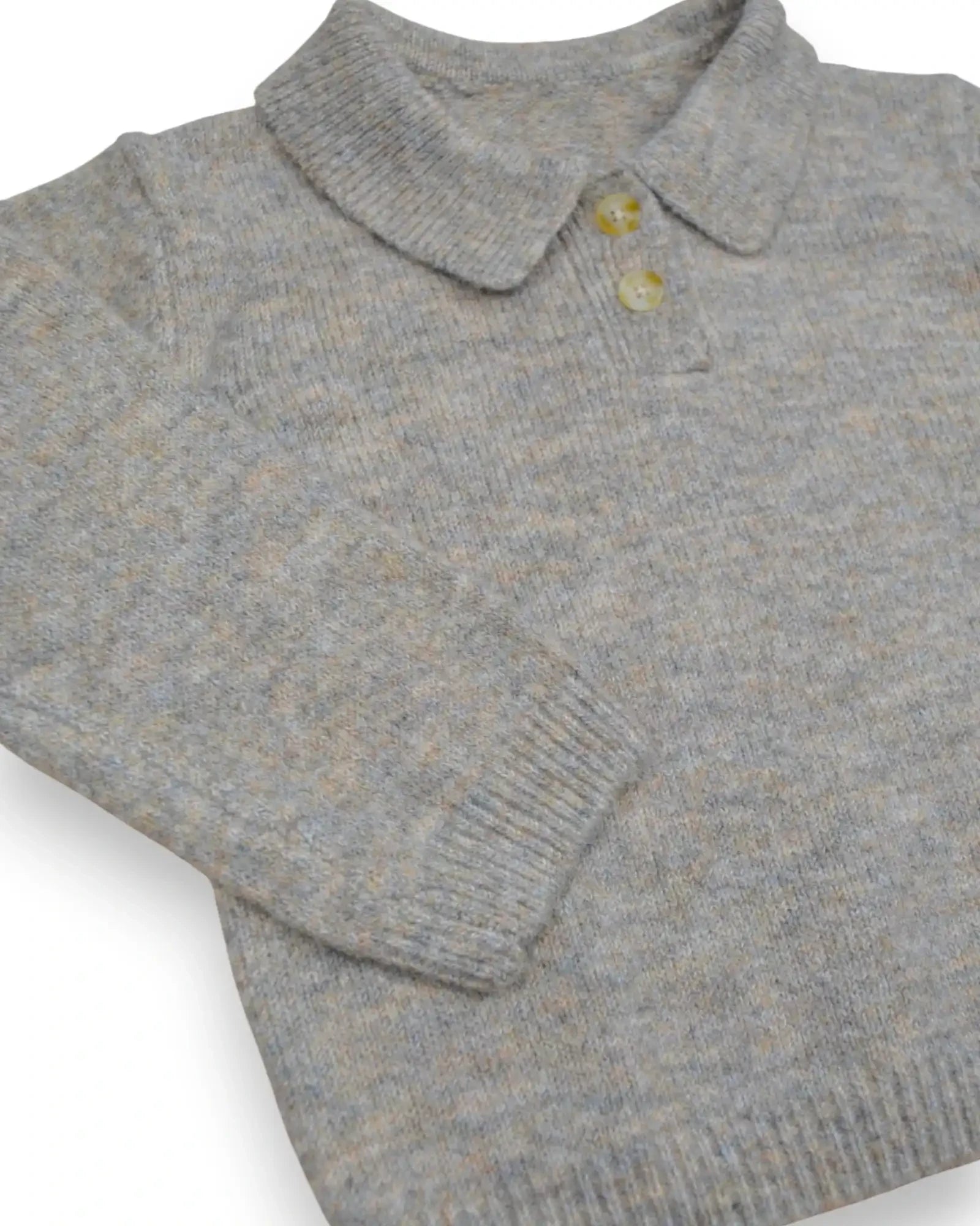 Camisola de malha cinzenta mesclada Petit Fox Portugal com gola polo e botões frontais para bebé