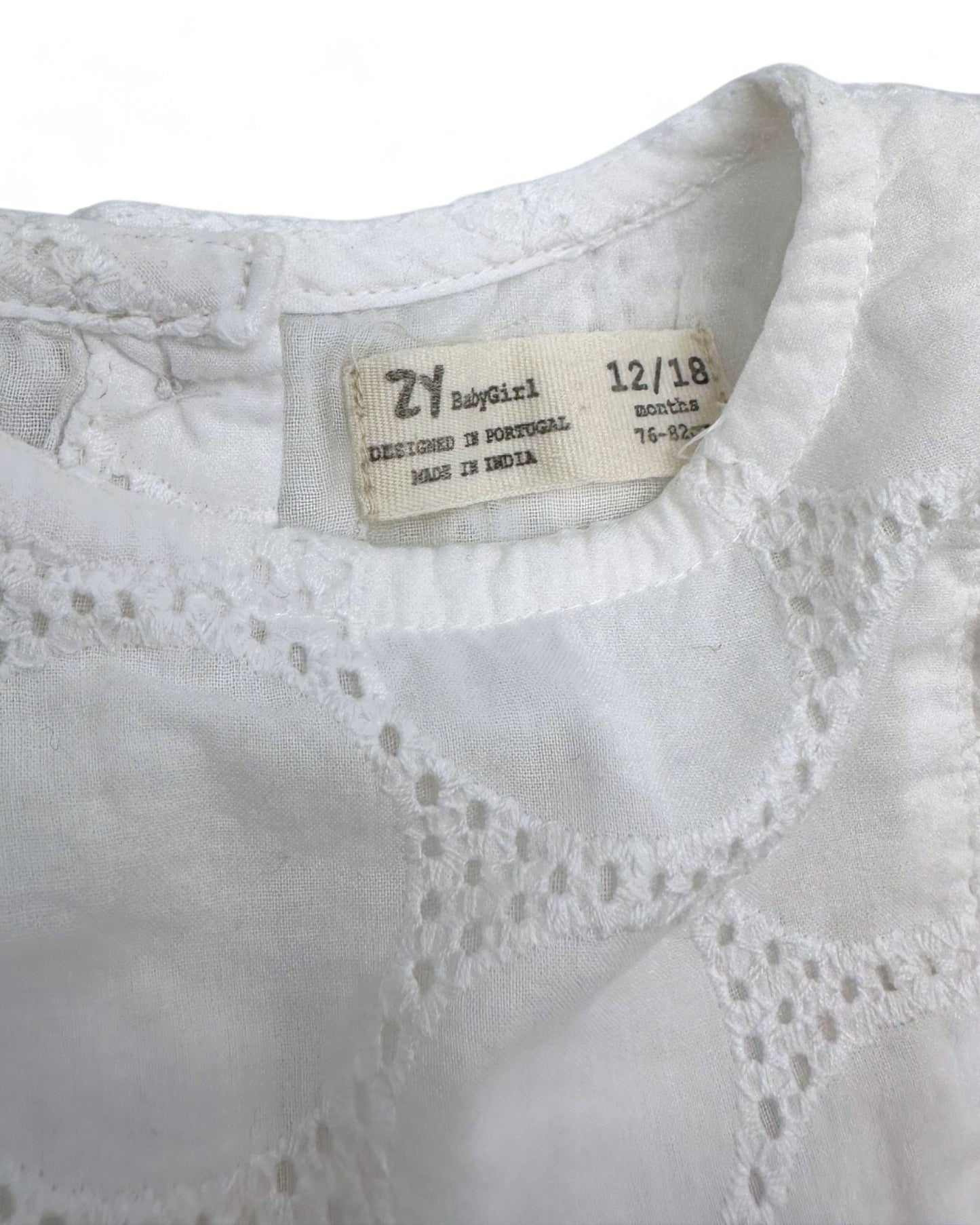 Vestido Branco Bordado 12-18 Meses