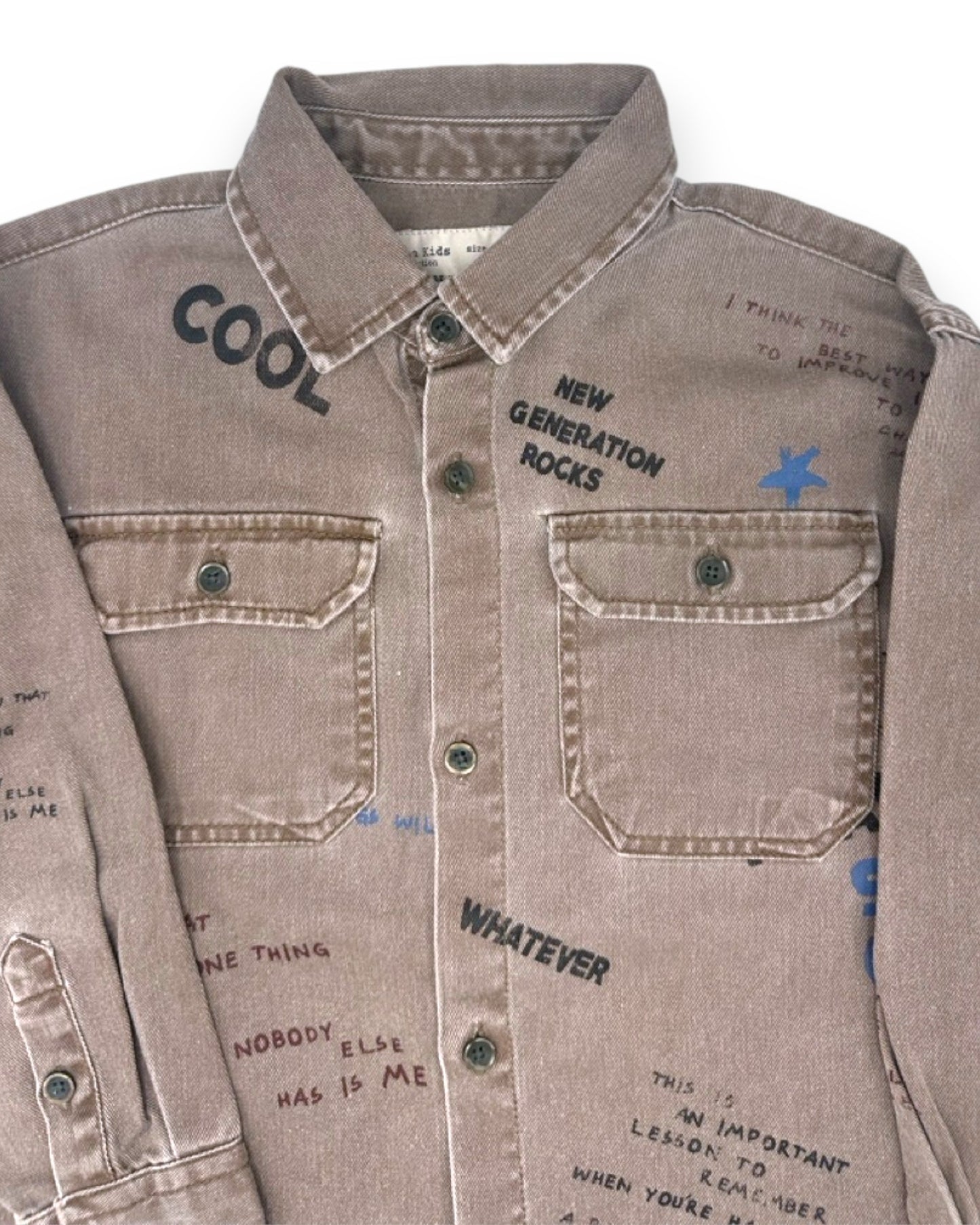 Camisa Castanha Graffiti 5 Anos